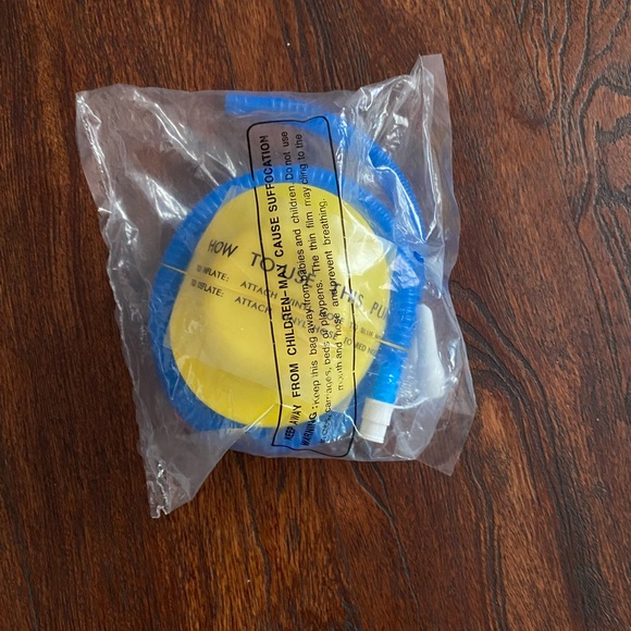 Exercise ball pump - Picture 2 of 3